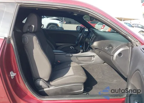 2022 Dodge Challenger Sxt z USA, uszkodzony, nr VIN 2C3CDZAG5NH238502